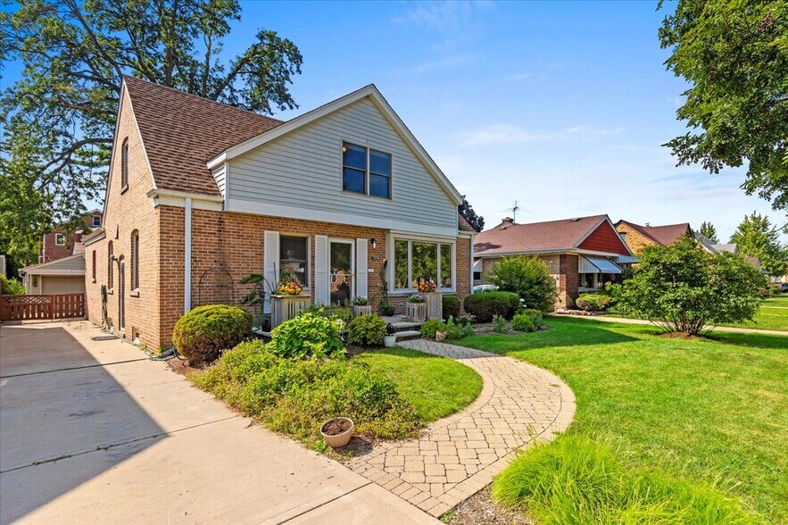 Exterior - 7236 N Olcott Ave