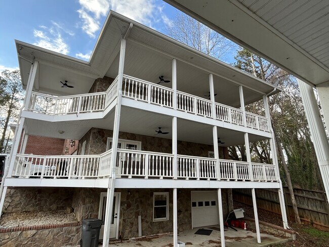 Building Photo - 6620 Little Mill Rd