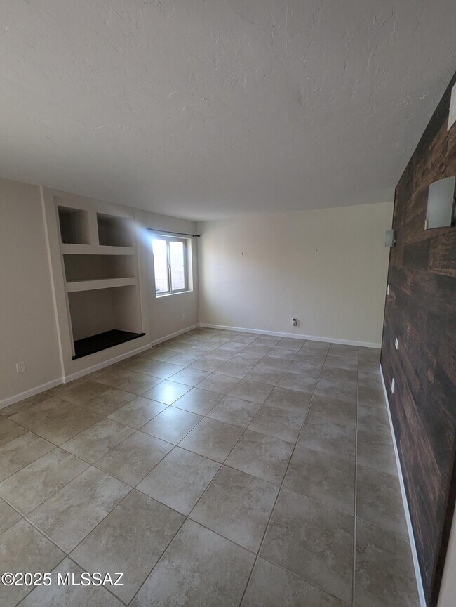 Building Photo - 9350 E Speedway Blvd
