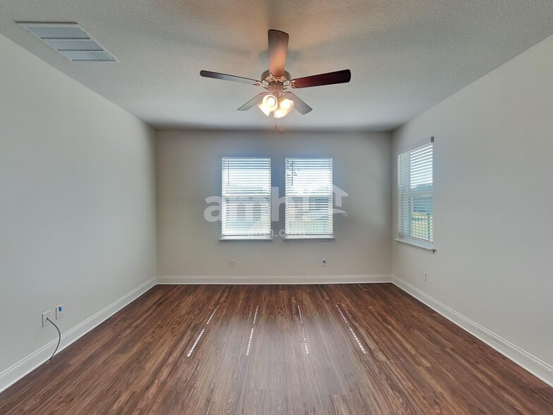 Building Photo - 2458 Ixora Ct