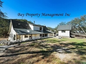 Building Photo - Breathtaking Views from this horse propert...