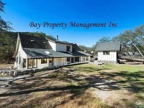Building Photo - Breathtaking Views from this horse propert...