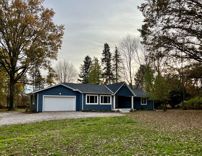 Building Photo - 5041 Medina Rd