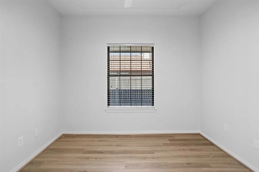 Building Photo - 4313 Flamingo Way