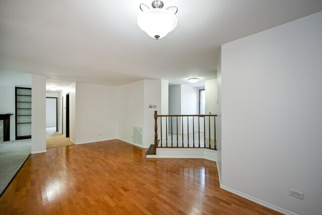Building Photo - 880 Johnstown Ln