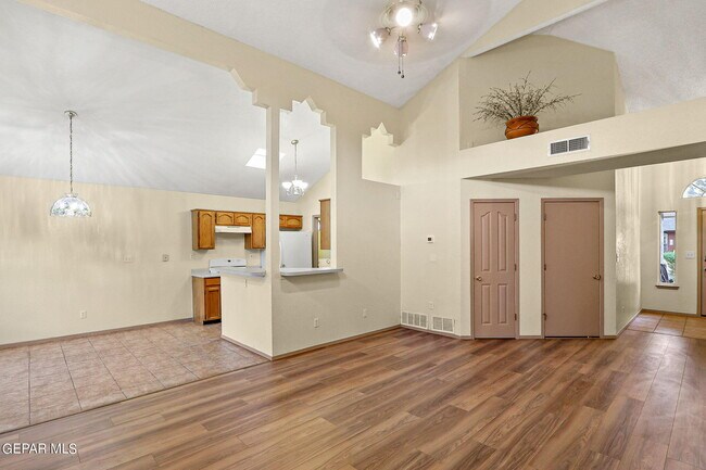 Building Photo - 11895 David Forti Dr