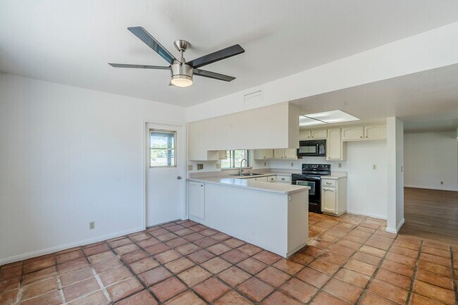 Building Photo - 834 N Constellation Way