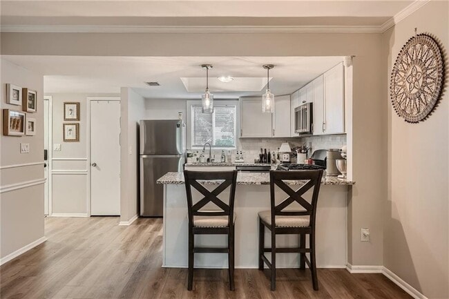 Building Photo - 15 Little Silver Ct