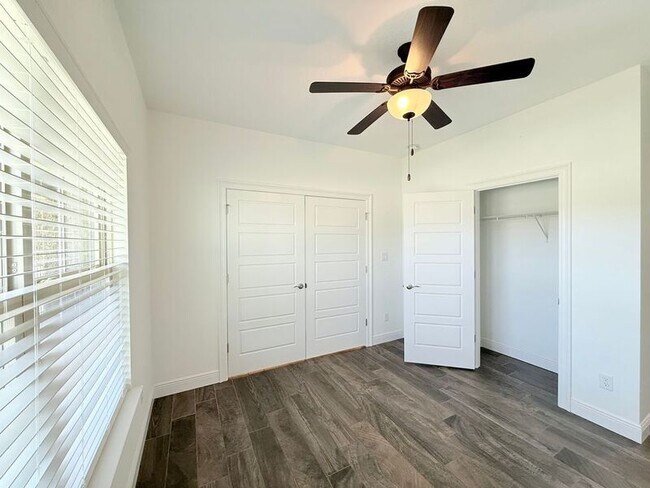 Building Photo - 2140 Trevor Cir