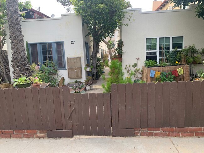 Walking street view - 27 Eastwind St