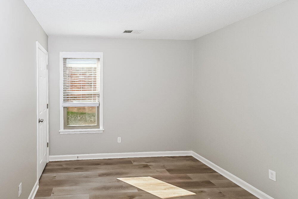 Building Photo - 9898 Sequoia Ln