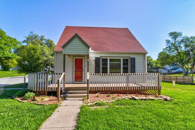 Primary Photo - 760 Frank St