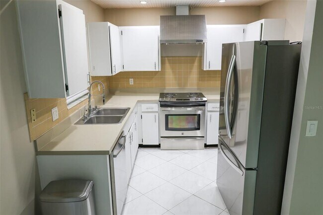Building Photo - 3121 Bordeaux Ln
