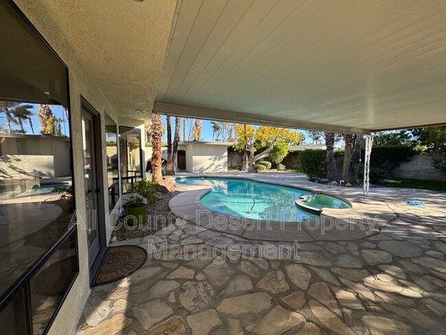 Building Photo - 70181 Sun Valley Dr