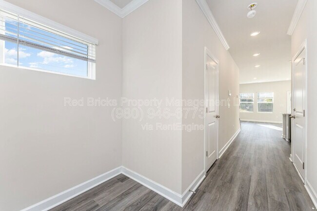 Building Photo - 2003 Old Rivers Rd