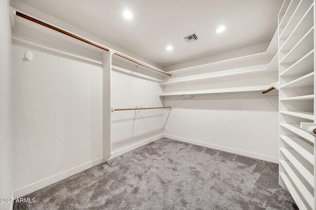 Building Photo - 4531 E Quartz Mountain Rd