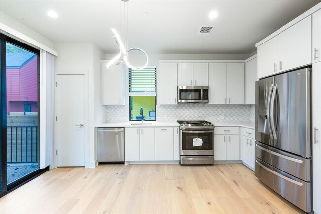 Building Photo - 1116 Walton Ln