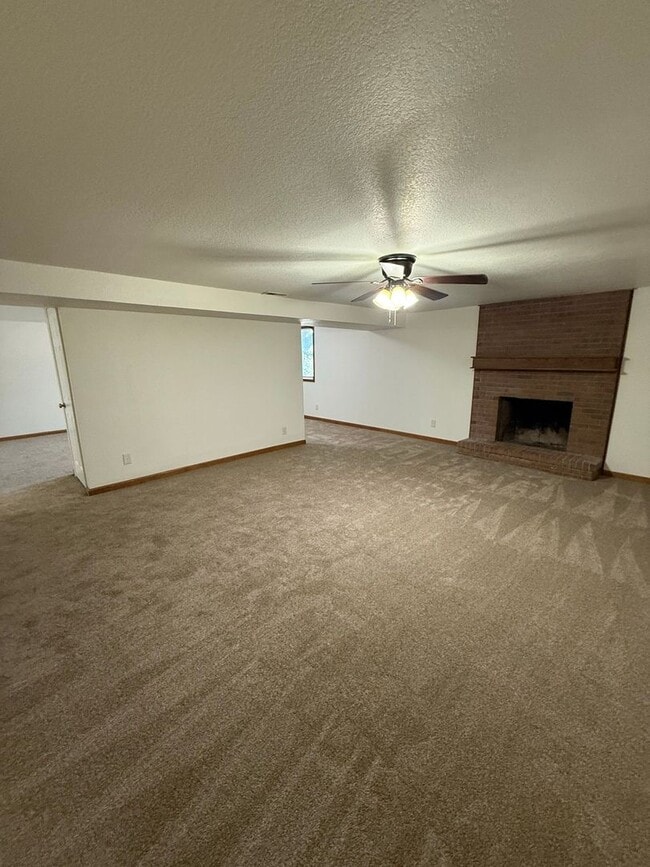 Building Photo - 6840 Delmonico Dr