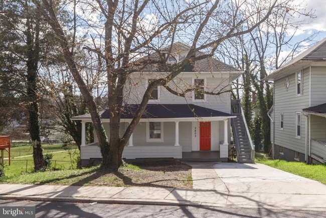 Building Photo - 2805 Hamilton Ave