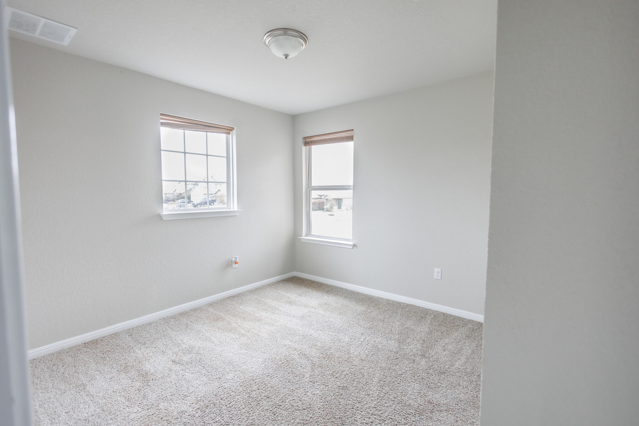 Building Photo - 209 Yoakum St