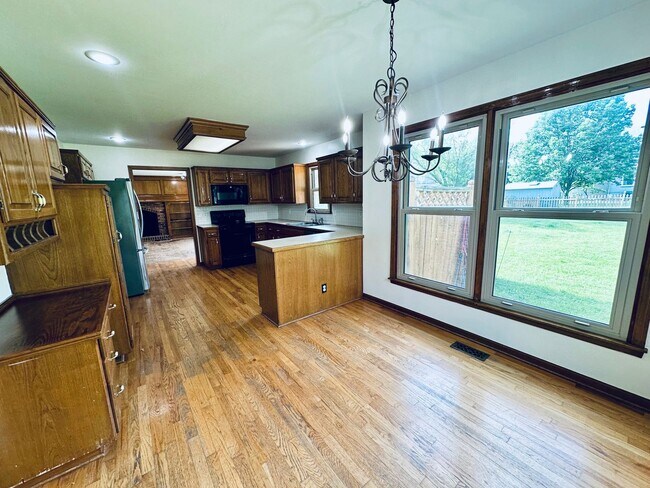 Building Photo - {15031} Charming Two Story Home + Huge, Fenced Yard + Cul de Sac
