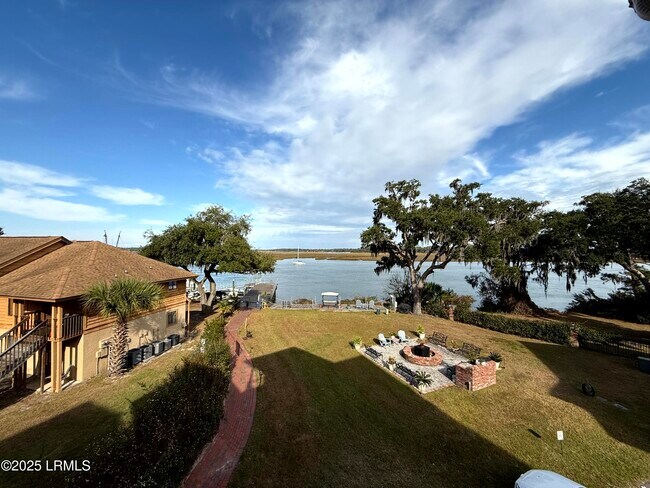 Building Photo - 54 Battery Crk Clb Dr