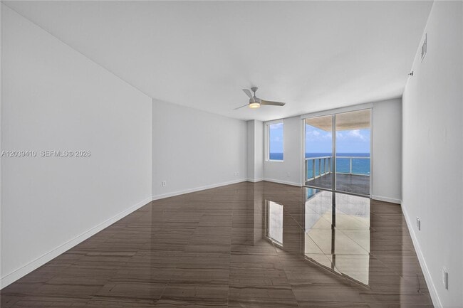 Building Photo - 2711 S Ocean Dr