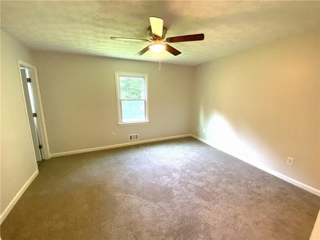 Building Photo - 109 Indian Trail Dr