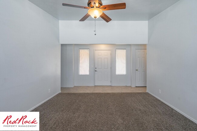 Building Photo - Upgraded 3 Bedroom Home in Bloomington Hills