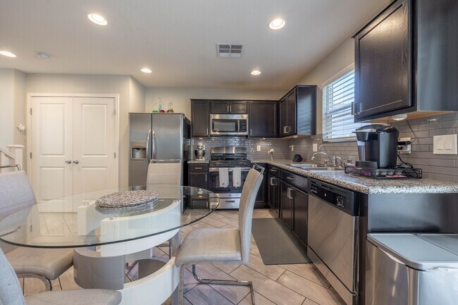 Building Photo - 3638 Via El Monte Ave