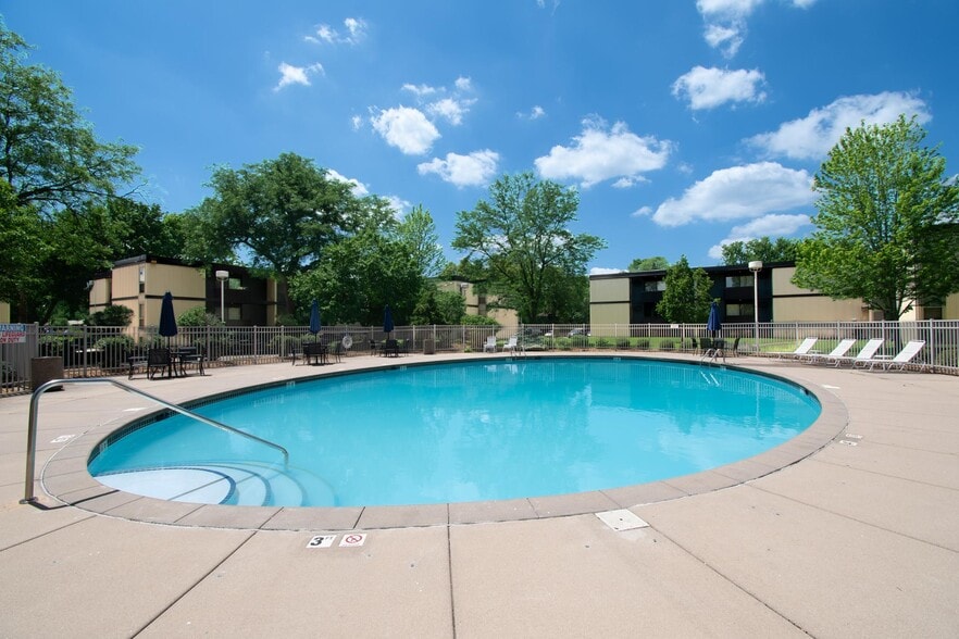 Primary Photo - South Pointe