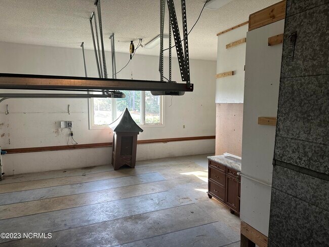 Building Photo - 205 Gemini Ct