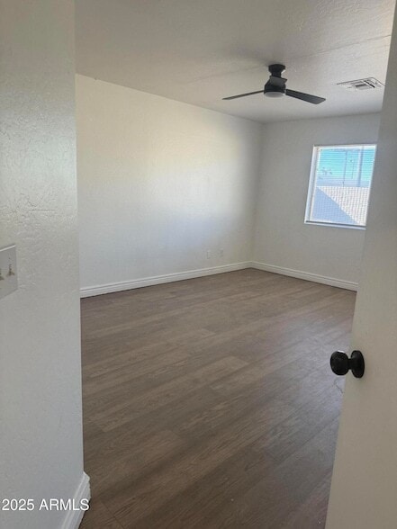 Building Photo - 5092 N 75th Ln