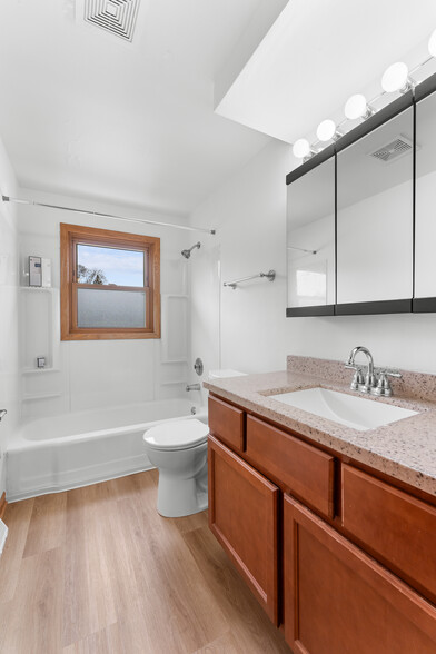 Building Photo - 5429 S 13th St