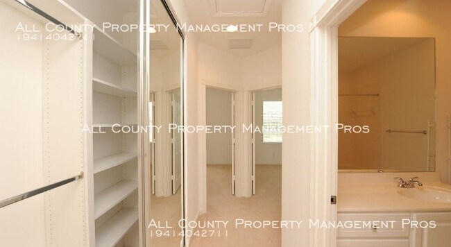 Building Photo - VillageWalk/Spacious/Great Amenities