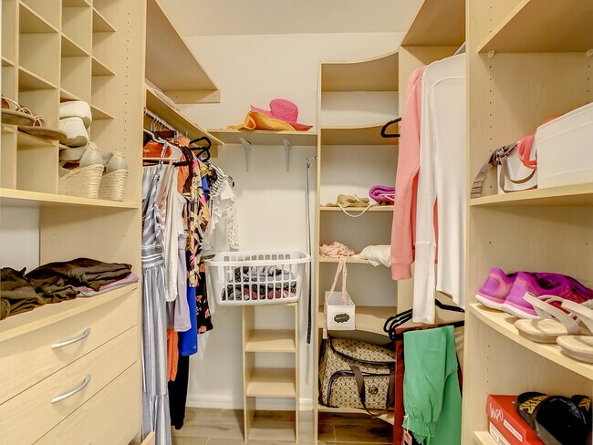 Building Photo - 1851 Jimmy Buffett Mem Hwy