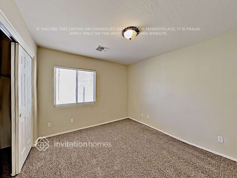 Building Photo - 11577 W Yuma St