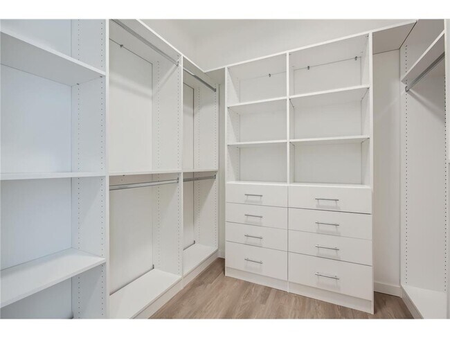 Building Photo - 4 West Dr