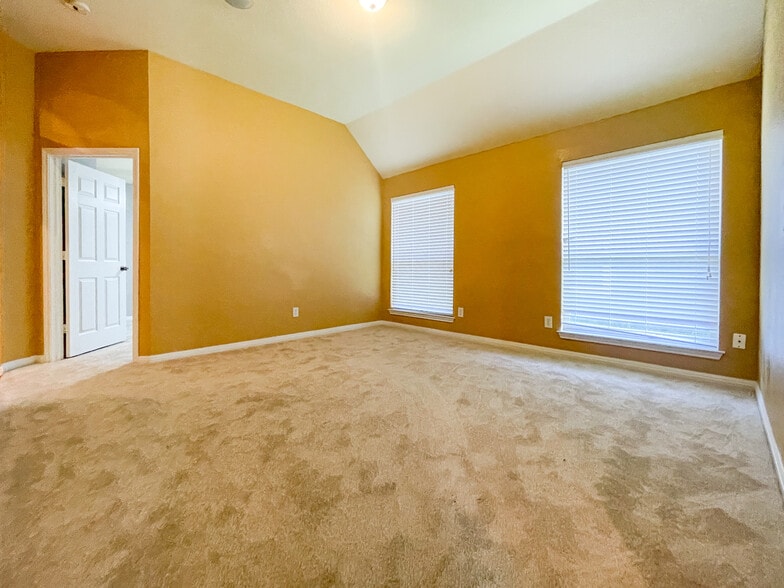 Building Photo - 10113 Condor Loop