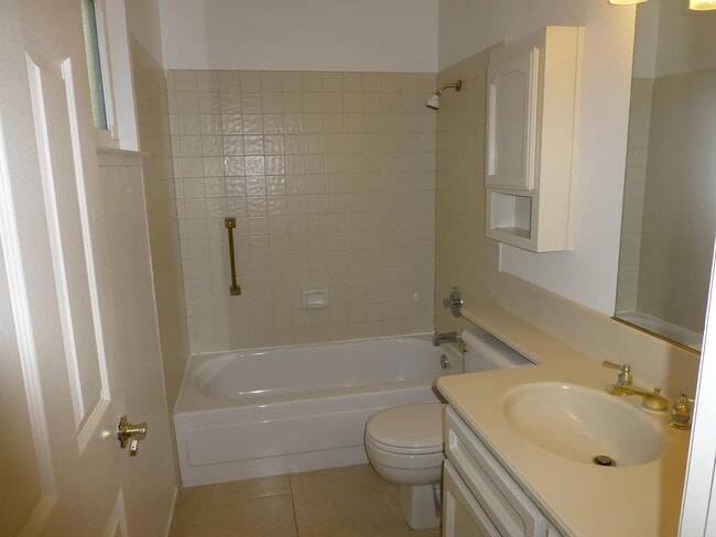 Building Photo - 107 Petrilli Cir