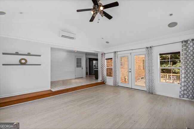 Building Photo - 5291 Manhasset Cove