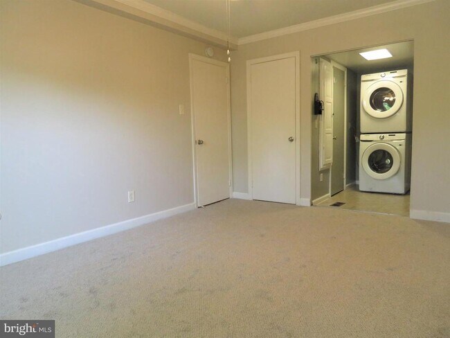 Building Photo - 126 Berwick Pl