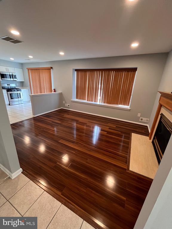 Building Photo - 5803 Coventry Way