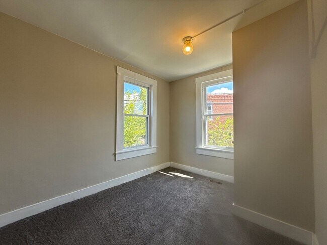 Building Photo - Beautiful Three-Bedroom Home In Baltimore