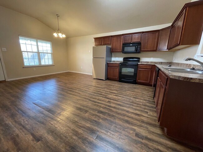 Building Photo - Cute 3/2/2 in a Cooper ISD