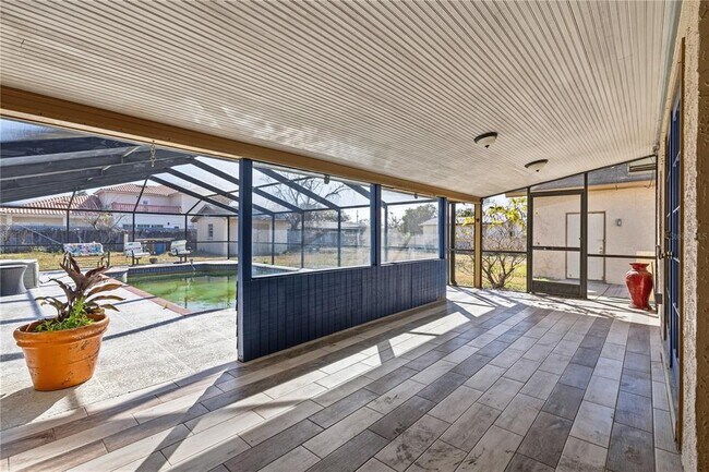 Building Photo - 10301 Trail Ridge Ln