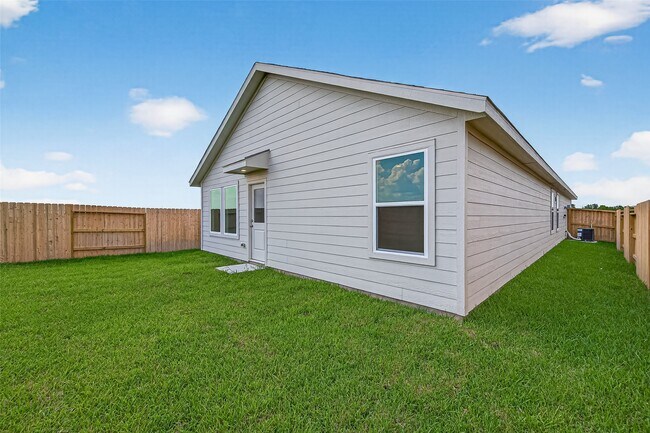 Building Photo - 5211 Esperanza