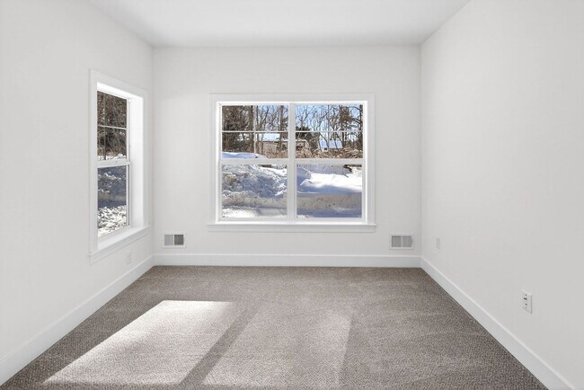 Building Photo - Hemlock Manor