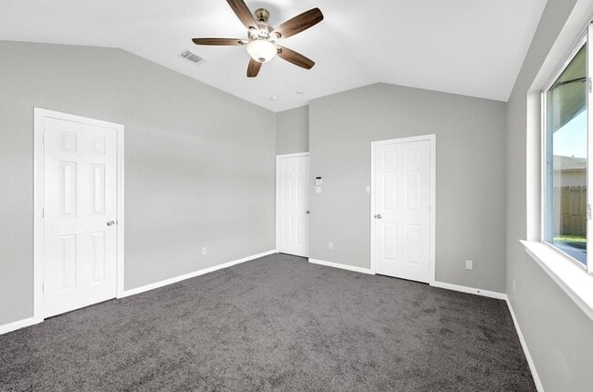 Building Photo - 4018 Floral Way Ct