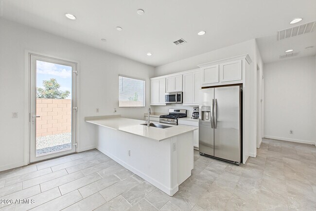Building Photo - 9654 W Mitchell Dr